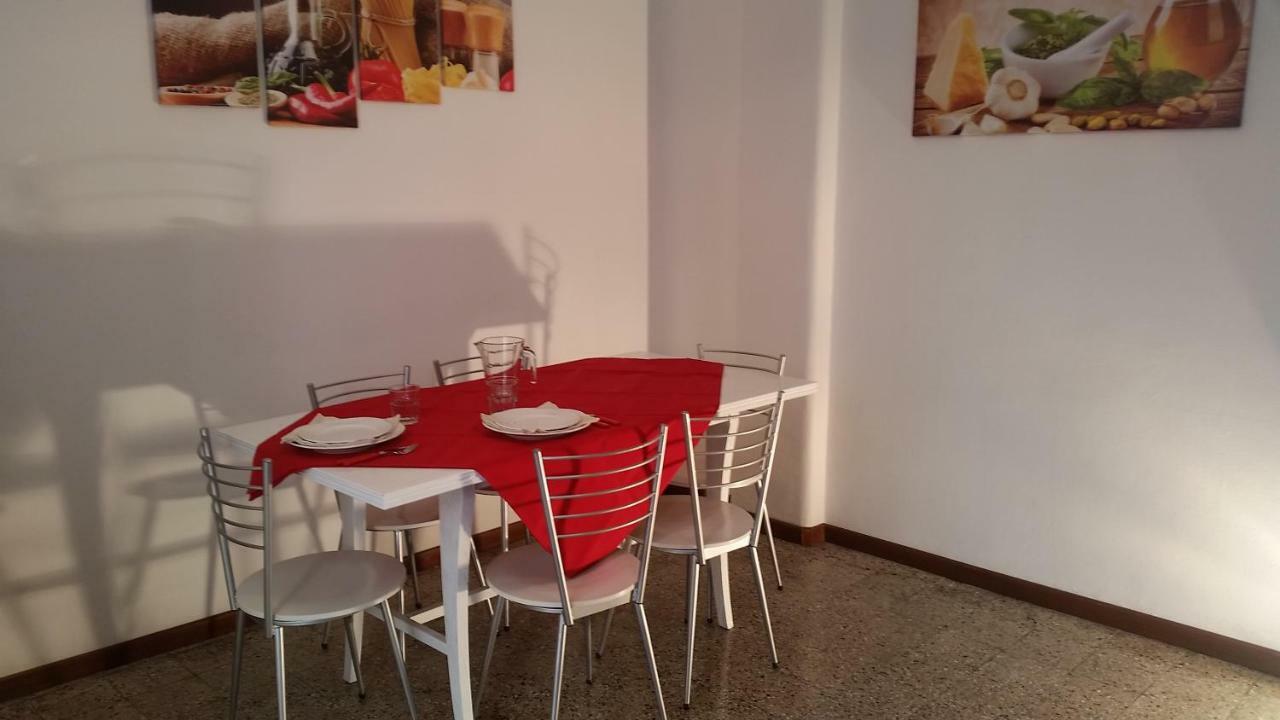 In Vacanza Da Marinella Albenga Bagian luar foto