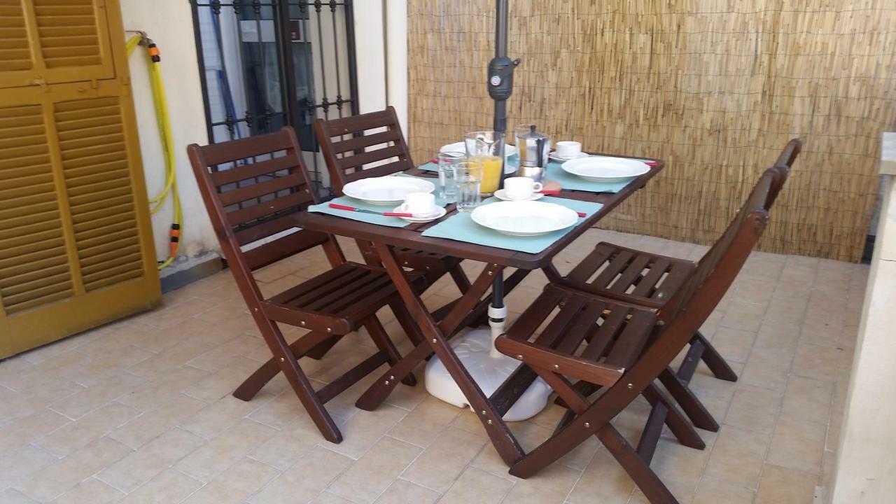 In Vacanza Da Marinella Albenga Bagian luar foto